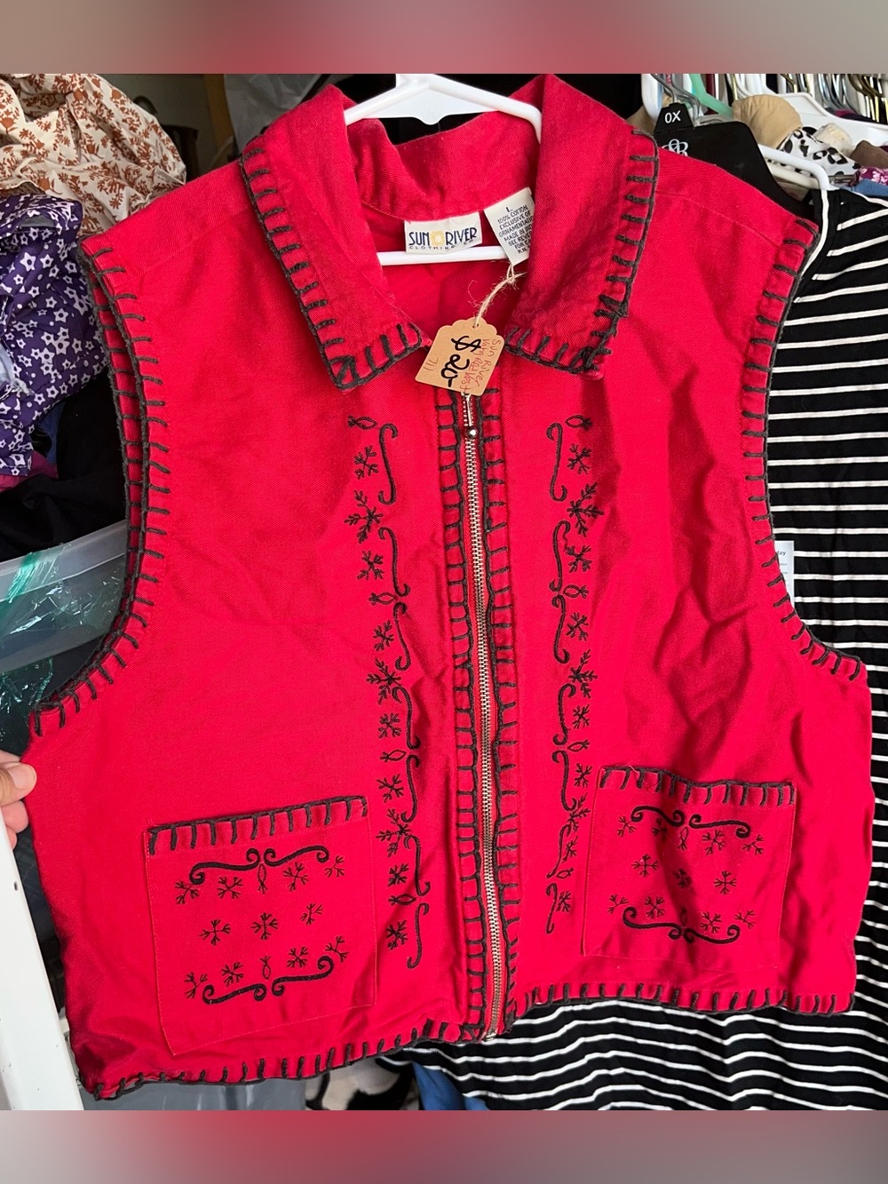 Sun River Red Embroidered 100% Cotton Vest Sz. Large